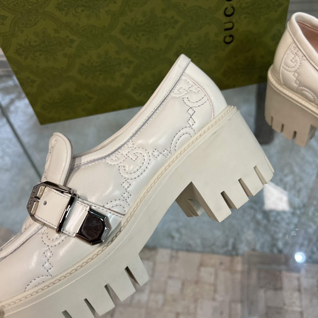 Gucci Women's GG Matelassé Shoe - PerfectKickZ