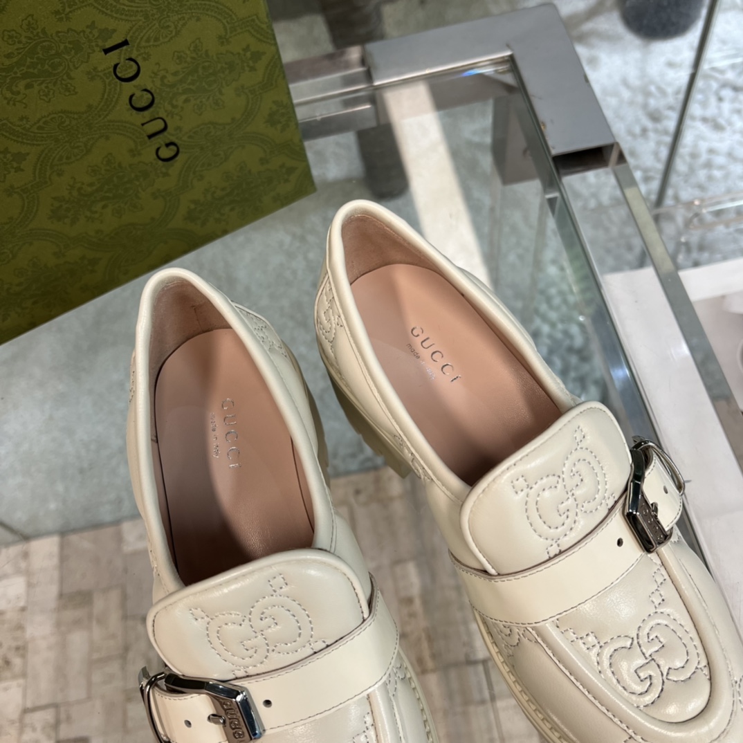 Gucci Women's GG Matelassé Shoe - PerfectKickZ