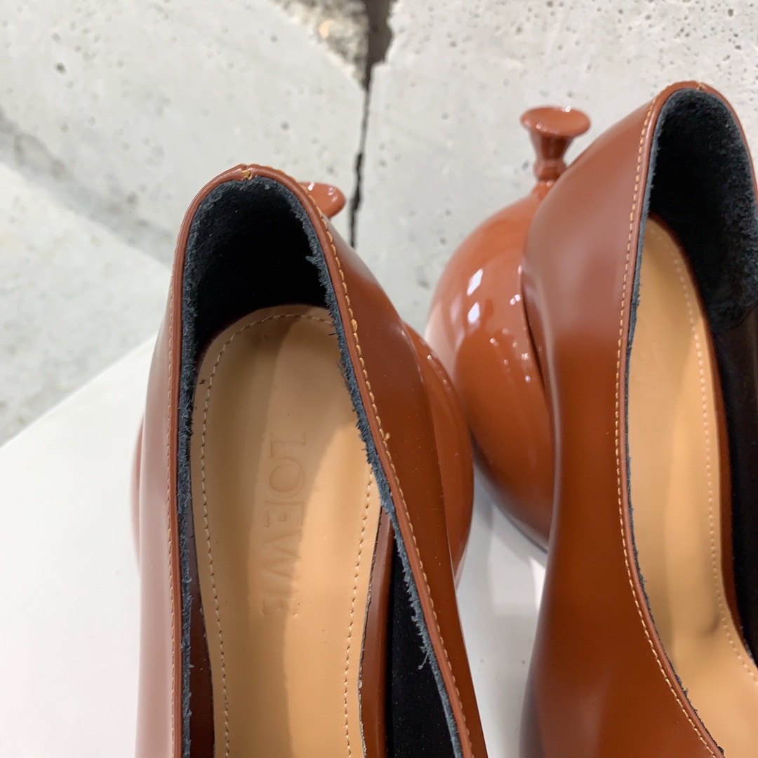 Loewe Balloon Pump In Calfskin - PerfectKickZ