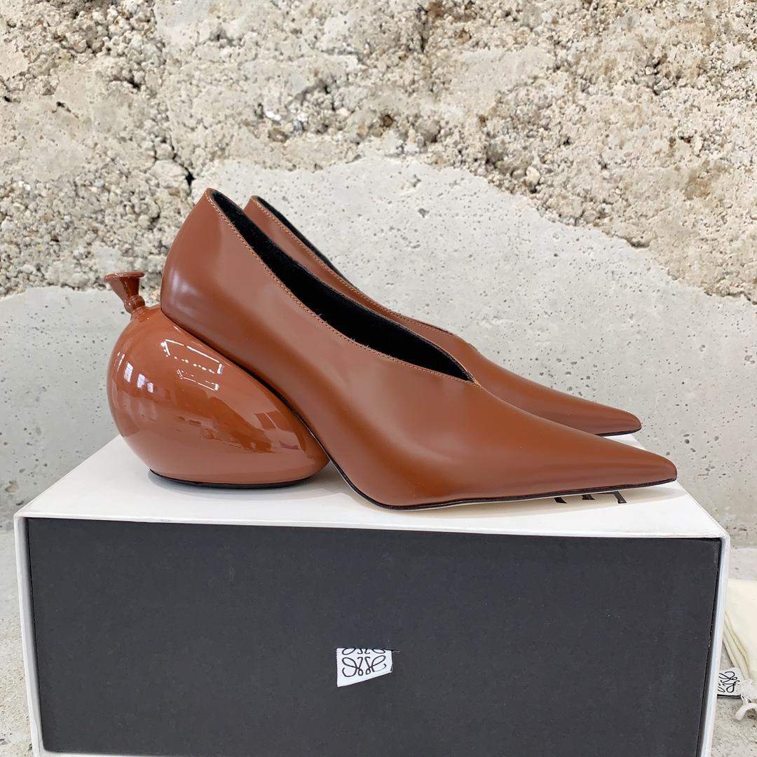 Loewe Balloon Pump In Calfskin - PerfectKickZ