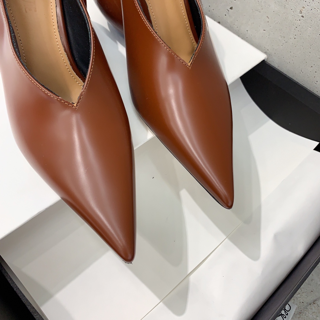 Loewe Balloon Pump In Calfskin - PerfectKickZ