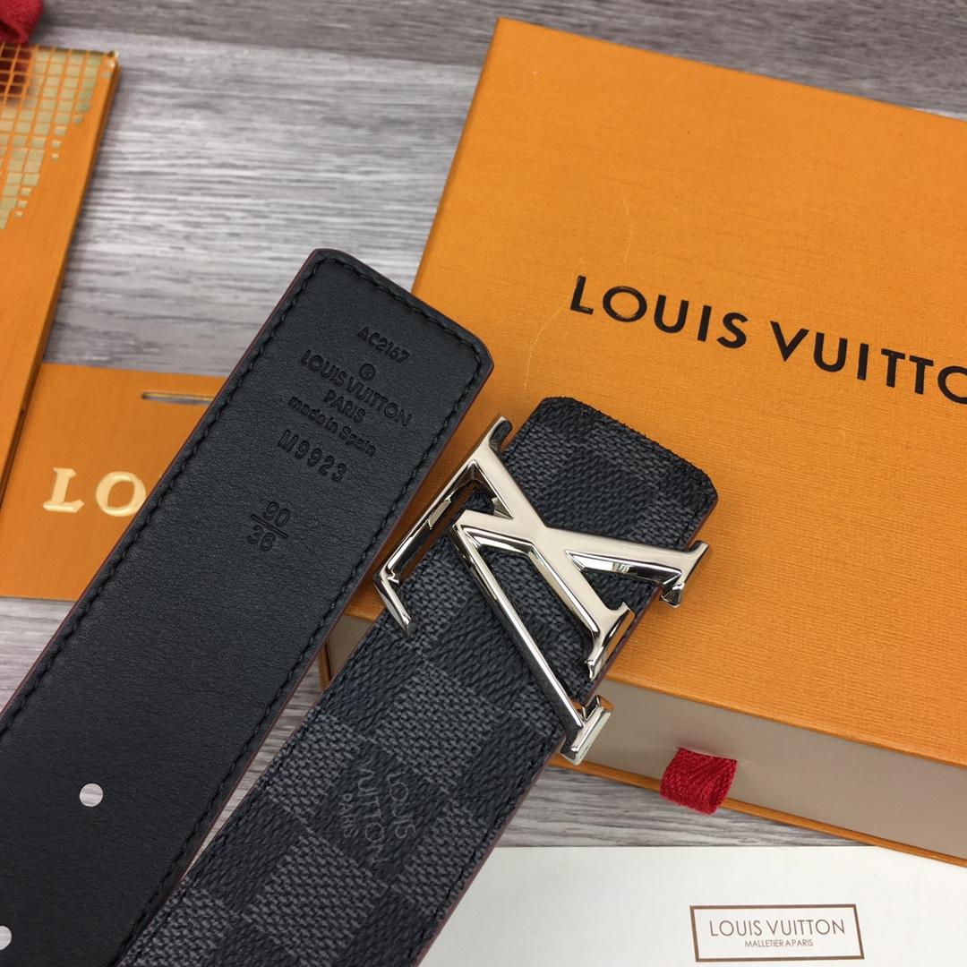 Louis Vuitton  LV Initiales 40mm Reversible Belt - 