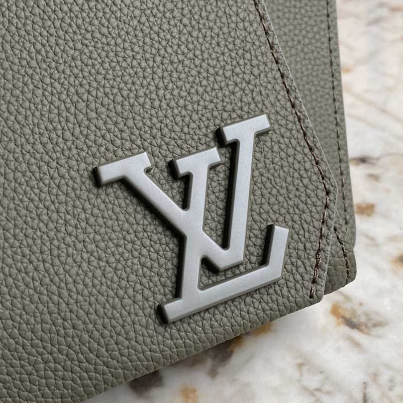 Louis Vuitton Sling Bag(30-16-3cm)   M21364 - 
