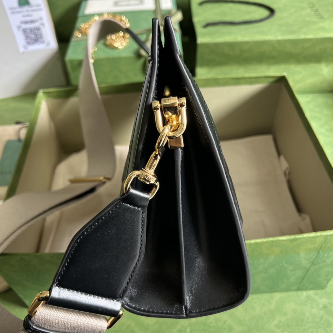 Gucci GG Matelassé Leather Medium Bag(32.5-20-10cm)   - PerfectKickZ