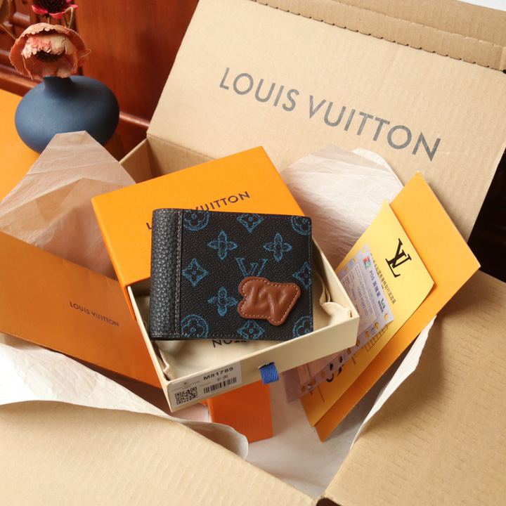 Louis Vuitton Slender Wallet (11-8.5-2cm)   M81821 - PerfectKickZ