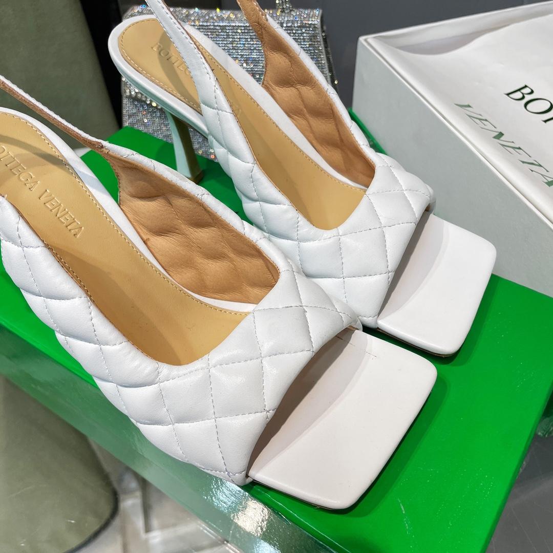 Bottega Veneta Padded Slingback Sandal - PerfectKickZ