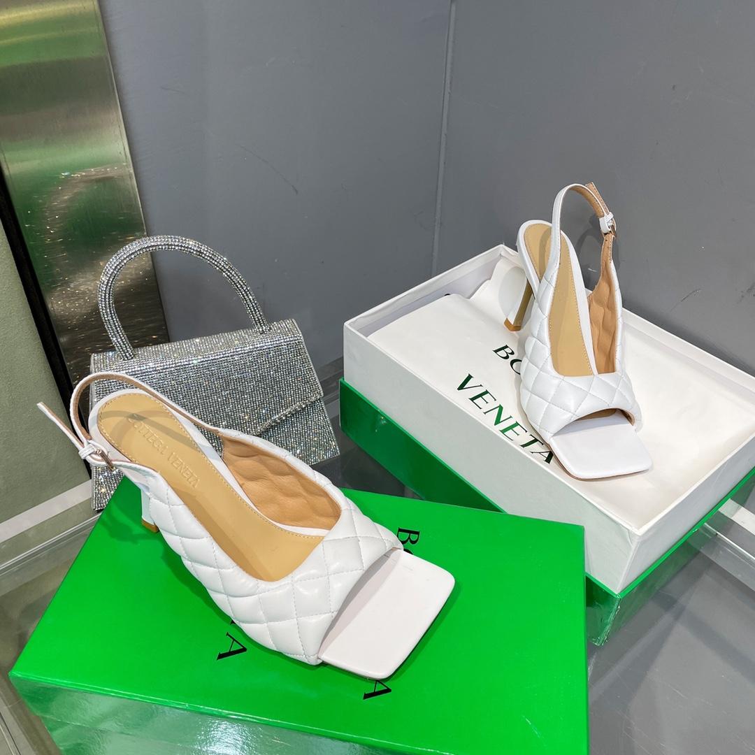 Bottega Veneta Padded Slingback Sandal - PerfectKickZ