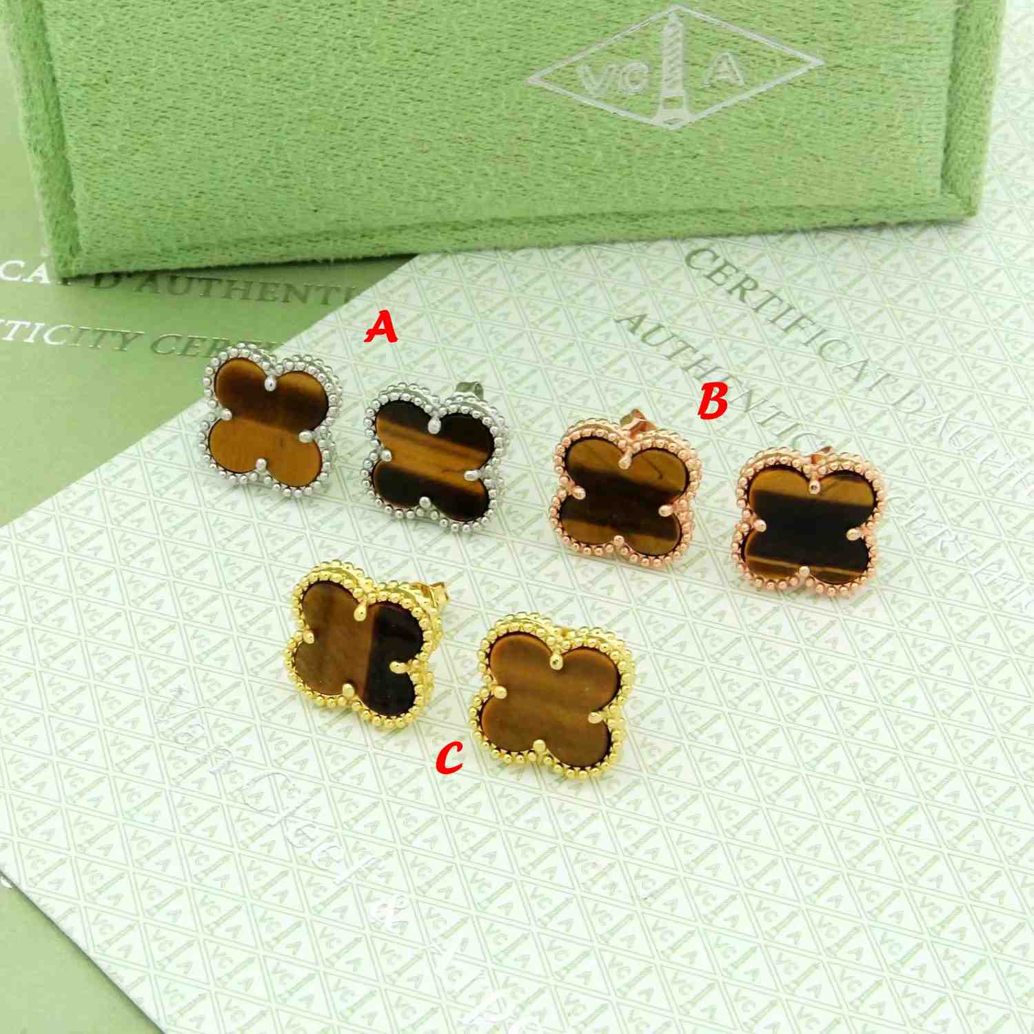 Van Cleef & Arpels Earrings - PerfectKickZ