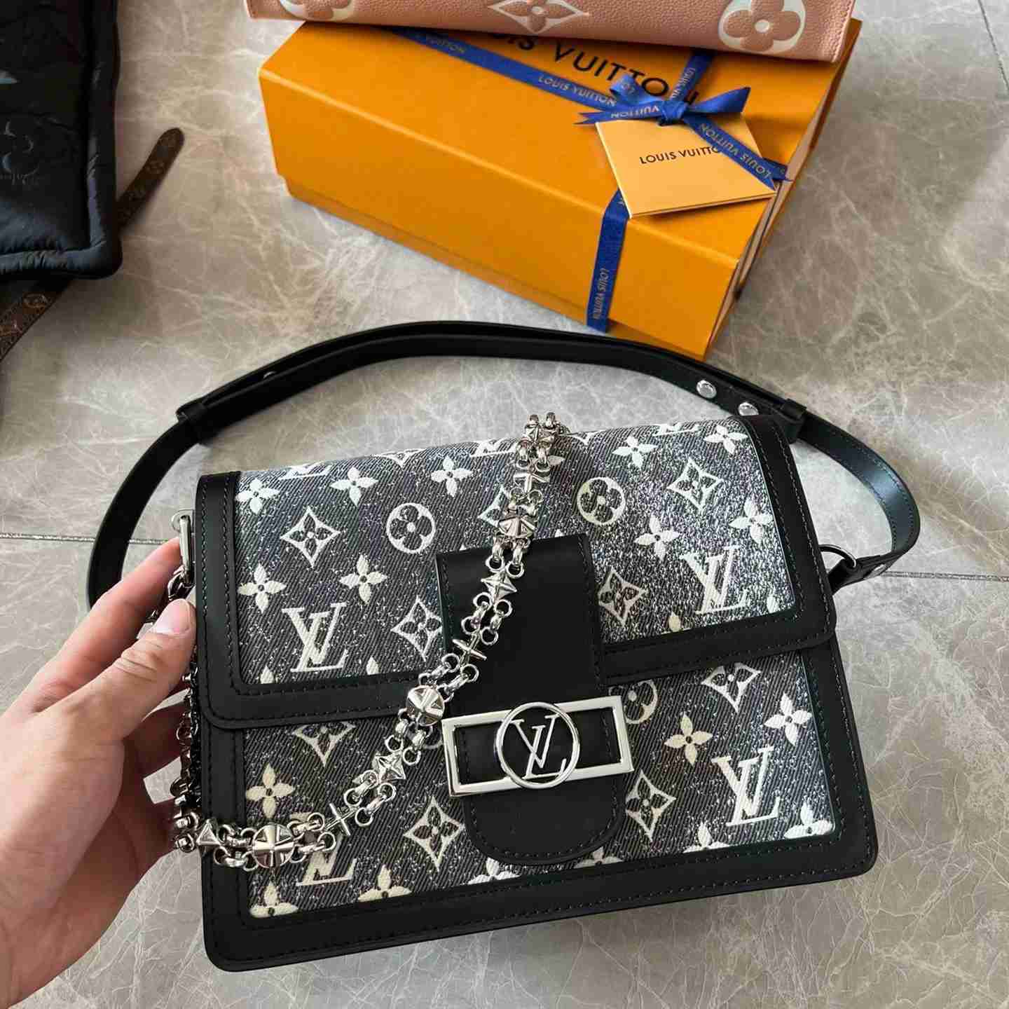 Louis VuittonDauphine MM Handbag (25-17-10.5cm)   M21458 - PerfectKickZ