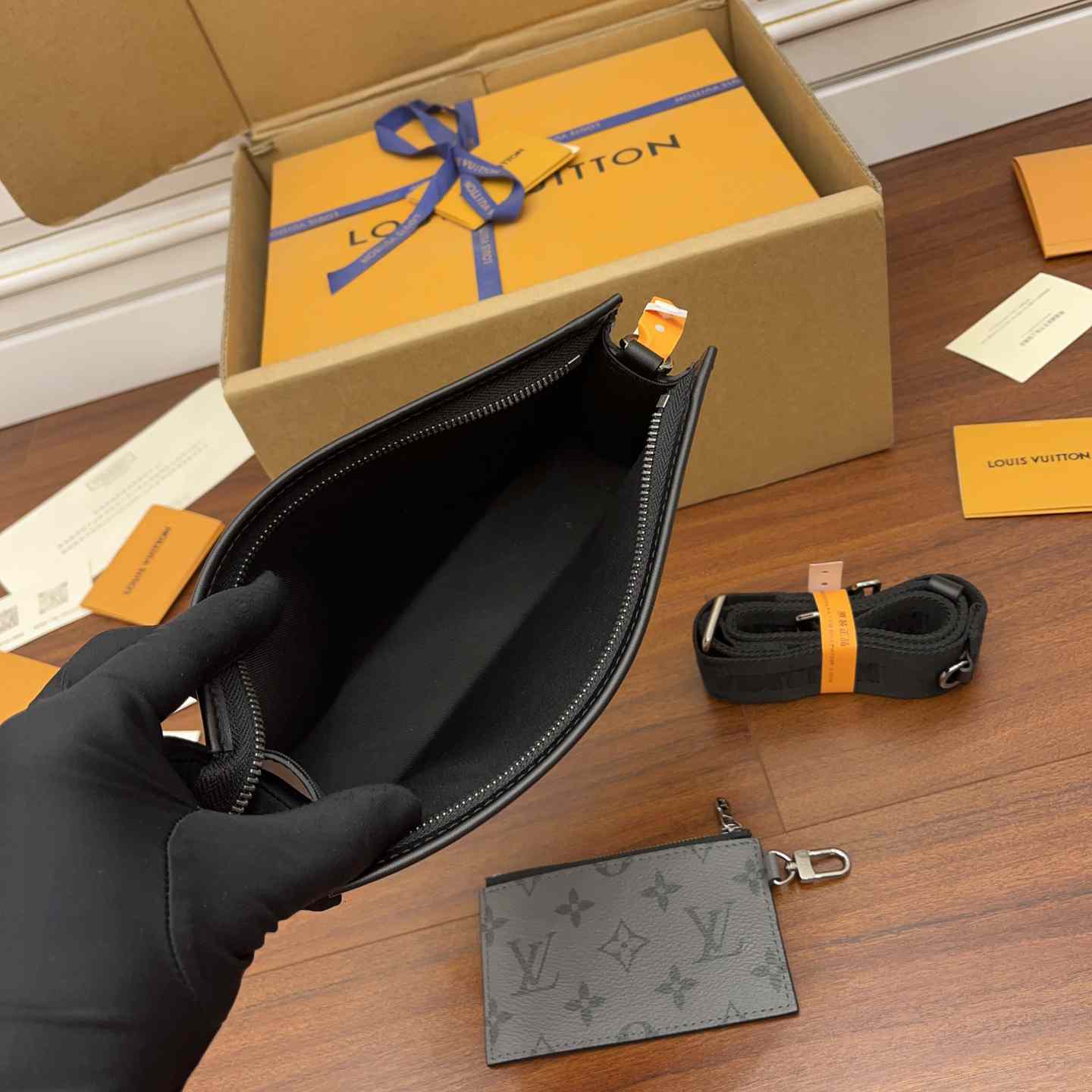 Louis Vuitton Gaston Wearable Wallet(22x14.5x4.5CM)   M81124 - PerfectKickZ