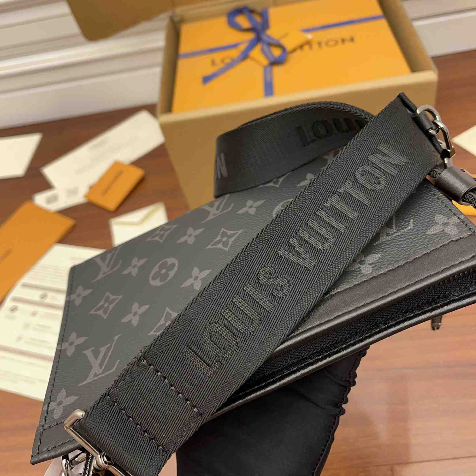 Louis Vuitton Gaston Wearable Wallet(22x14.5x4.5CM)   M81124 - PerfectKickZ