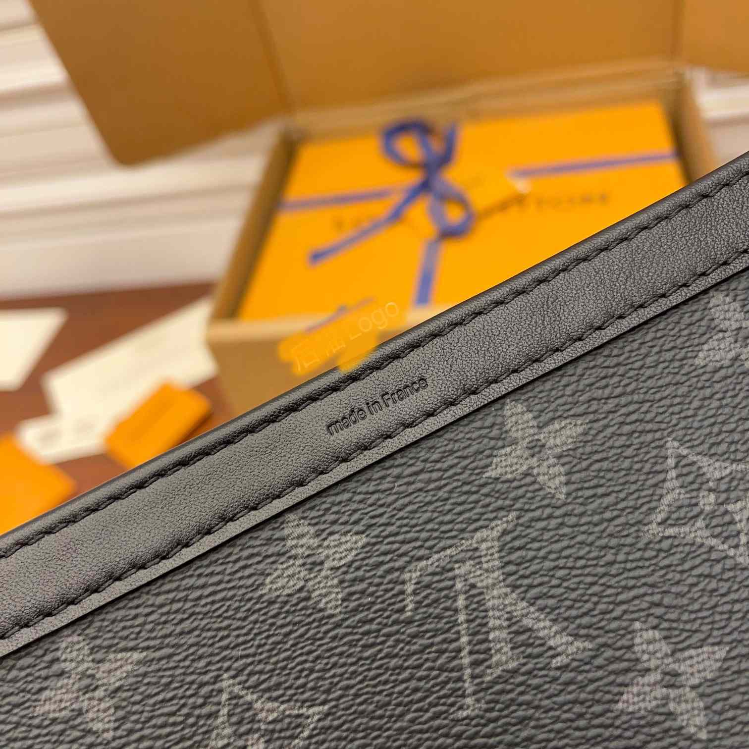 Louis Vuitton Gaston Wearable Wallet(22x14.5x4.5CM)   M81124 - PerfectKickZ