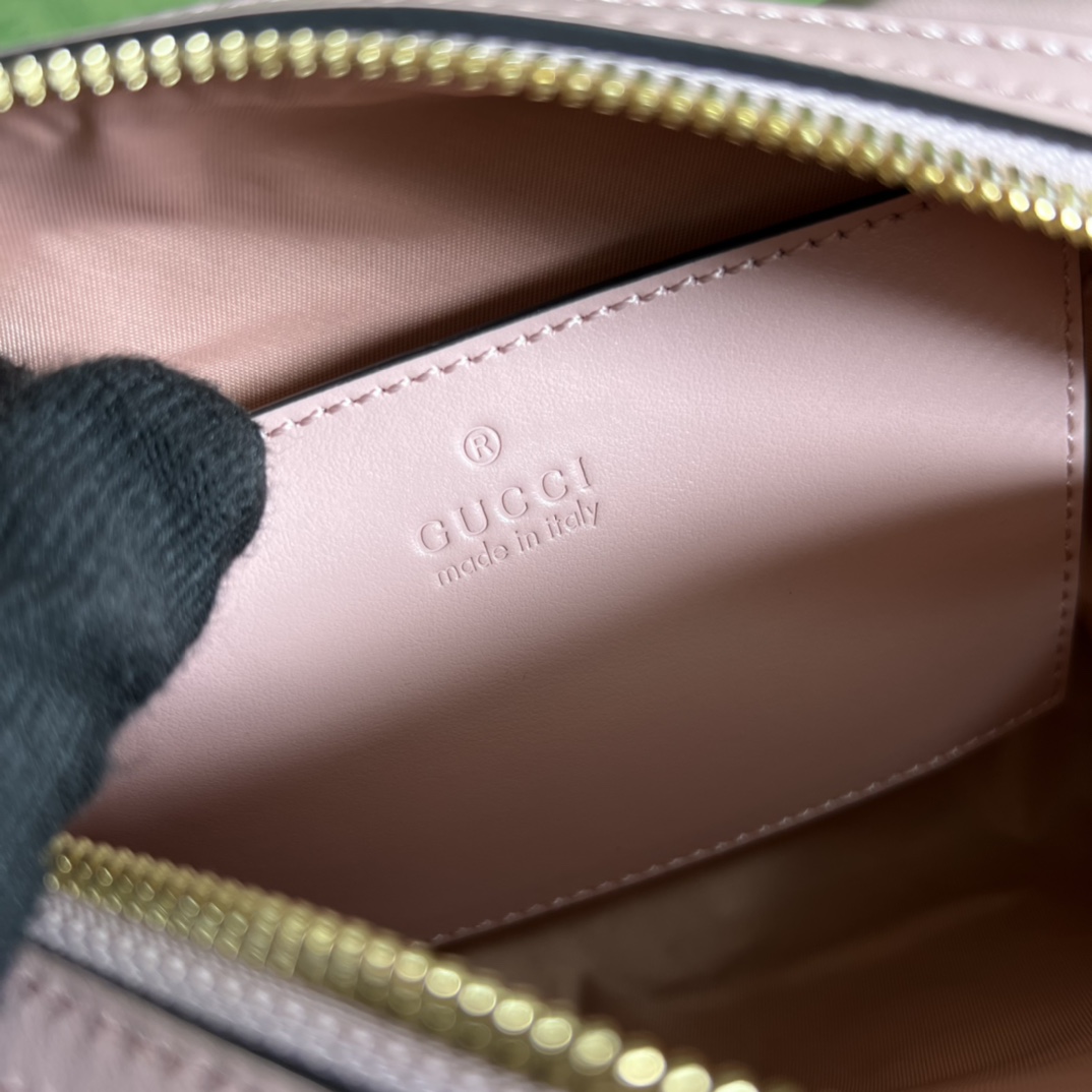 Gucci GG Matelassé Beauty Case(16*12.5*9cm) - PerfectKickZ