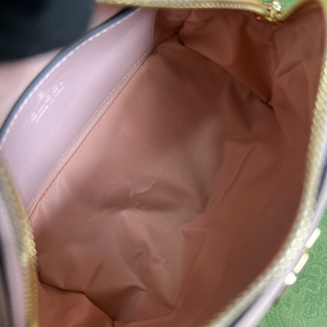 Gucci GG Matelassé Beauty Case(16*12.5*9cm) - PerfectKickZ