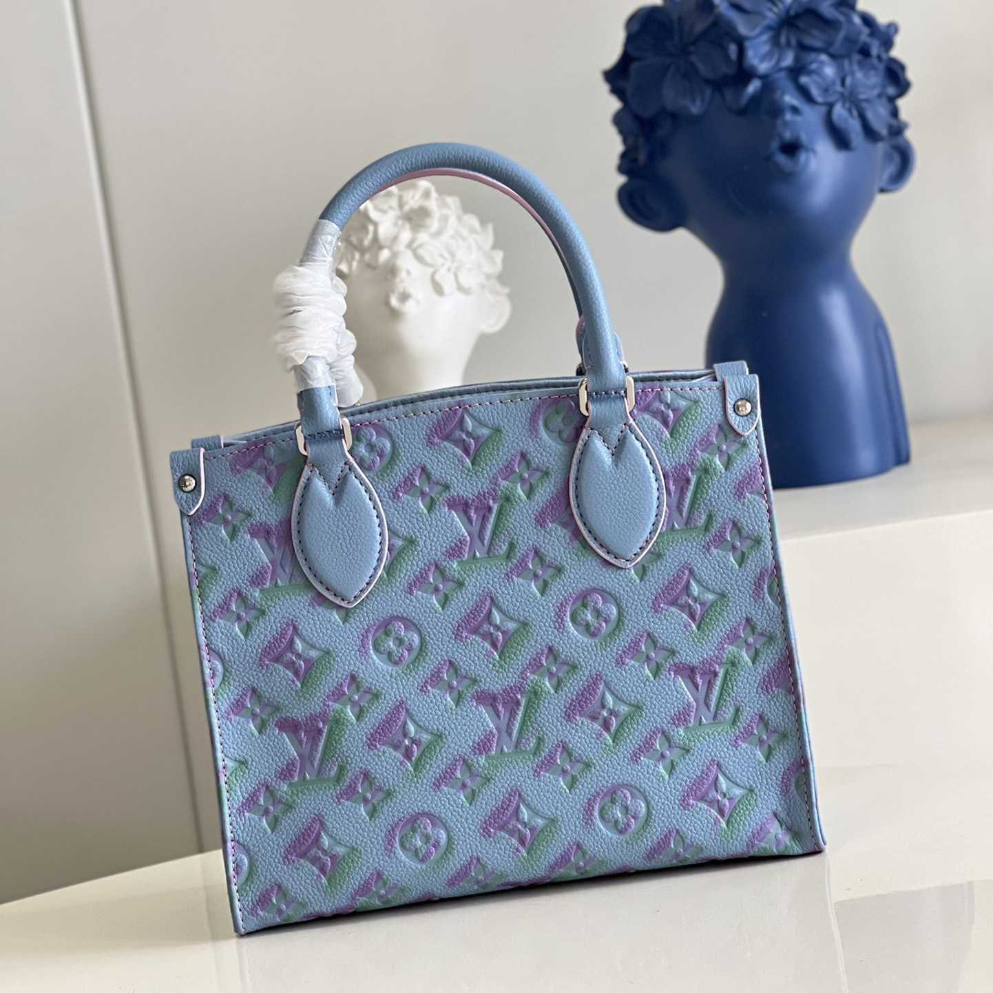Louis Vuitton OnTheGo PM Tote Bag (25 x 19 x 11.5 cm)   M46067 - PerfectKickZ