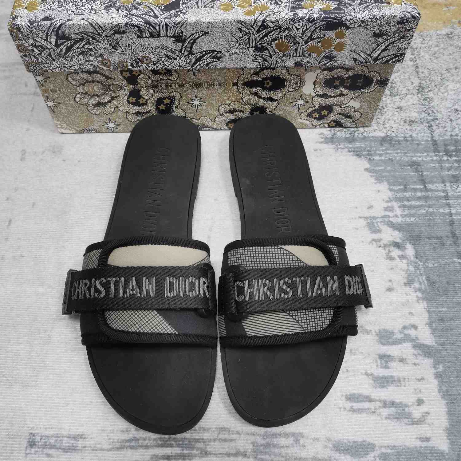 Dior Evolution Slide - 