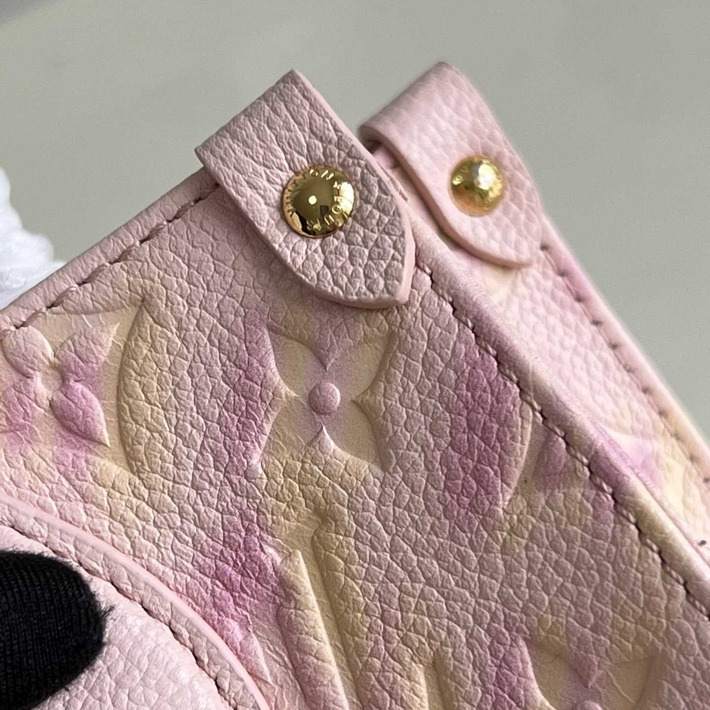 Louis Vuitton OnTheGo PM Tote Bag (25 x 19 x 11.5 cm)   M46168 - PerfectKickZ