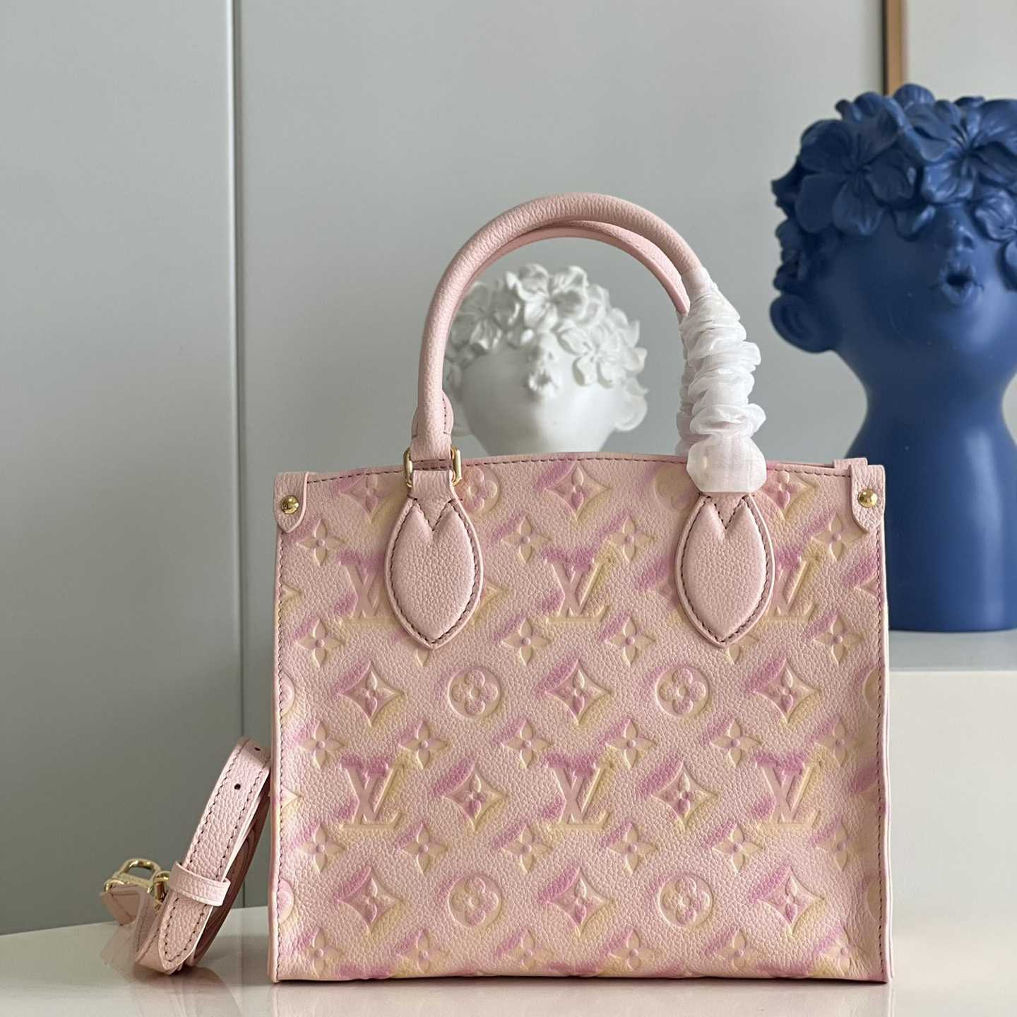 Louis Vuitton OnTheGo PM Tote Bag (25 x 19 x 11.5 cm)   M46168 - PerfectKickZ