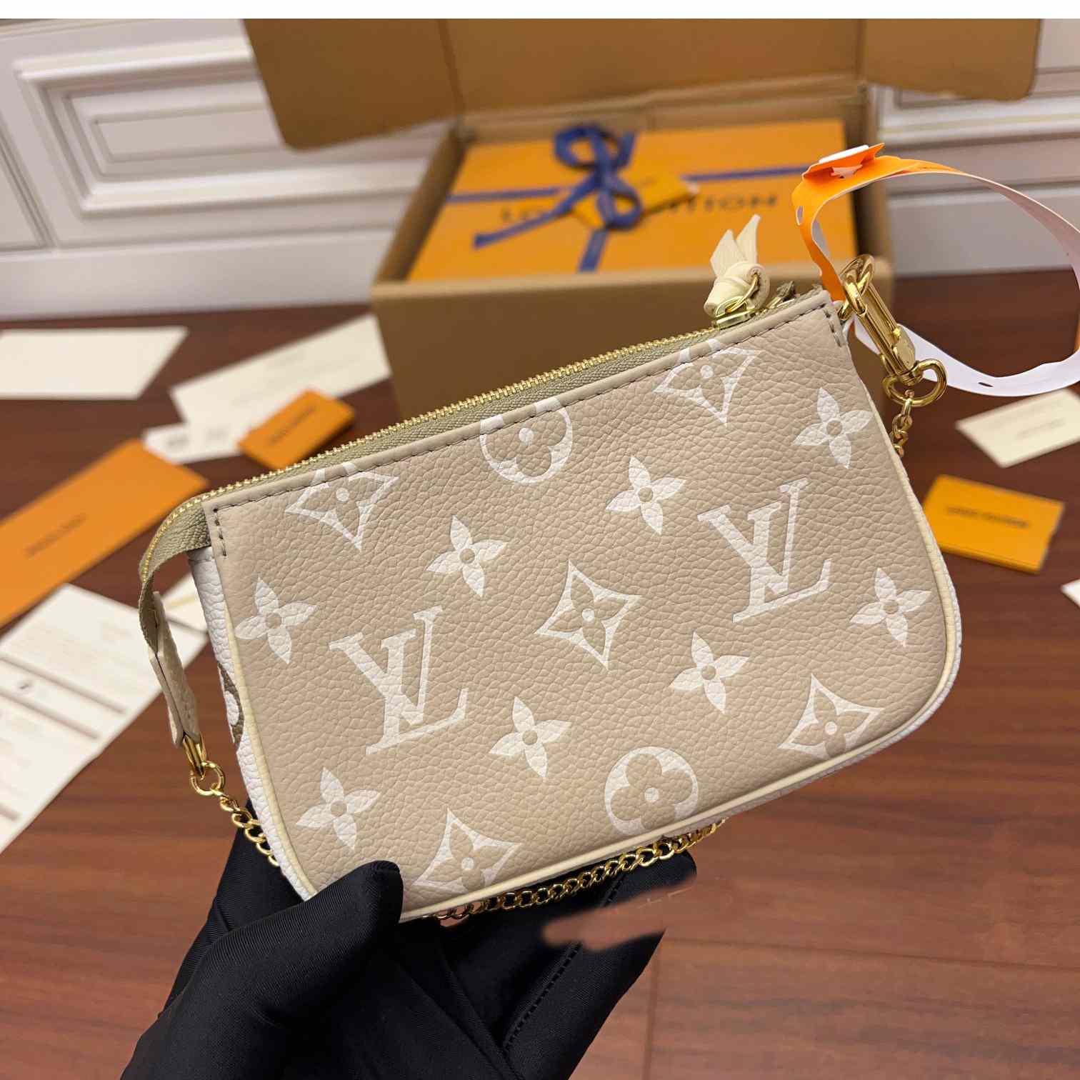 Louis Vuitton Mini Pochette Accessoires(15.5x10.5x4CM)    M81284 - PerfectKickZ