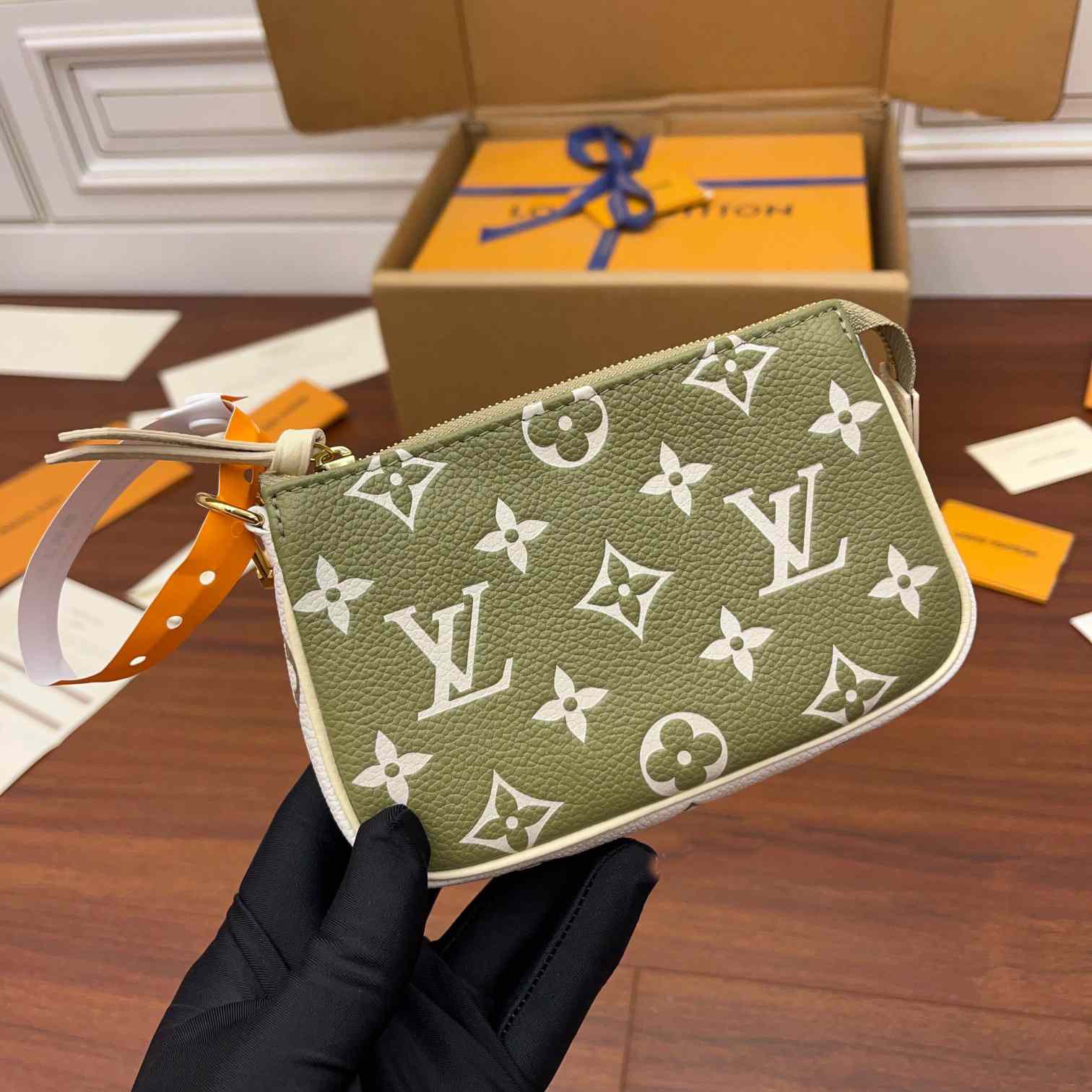 Louis Vuitton Mini Pochette Accessoires(15.5x10.5x4CM)    M81284 - PerfectKickZ