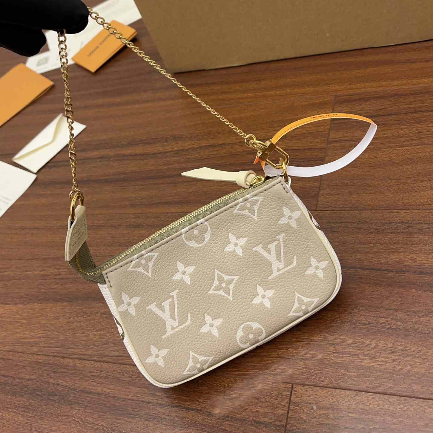 Louis Vuitton Mini Pochette Accessoires(15.5x10.5x4CM)    M81284 - PerfectKickZ