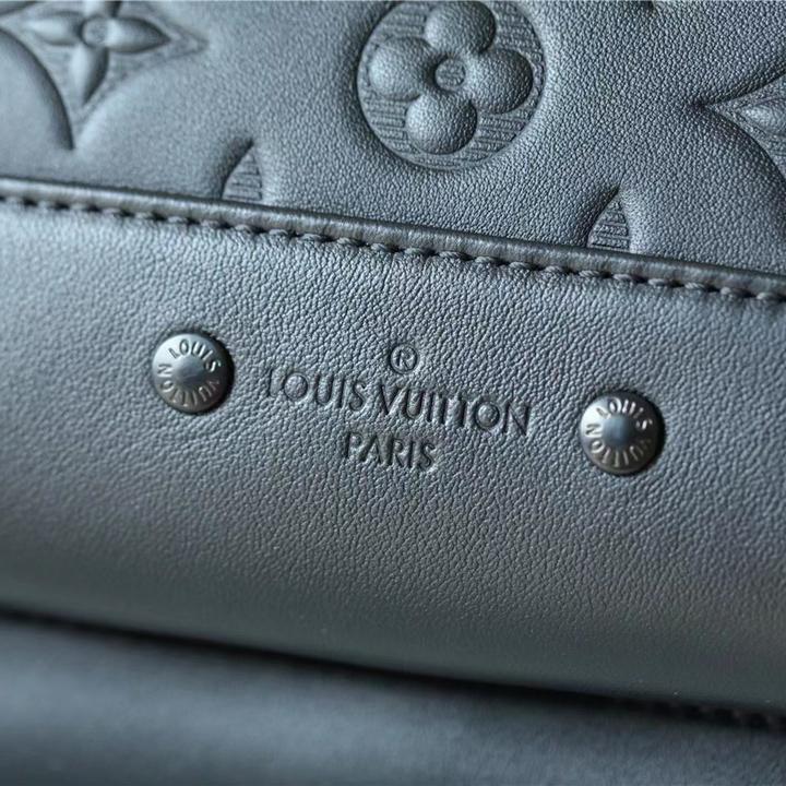 Louis Vuitton Racer Slingbag    M46107c - PerfectKickZ