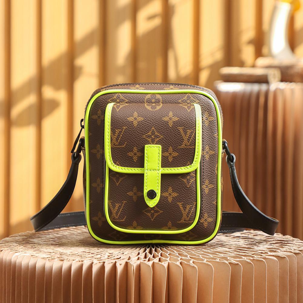 Louis Vuitton Christopher Wearable Wallet(15*17*8cm)   M69404 - PerfectKickZ