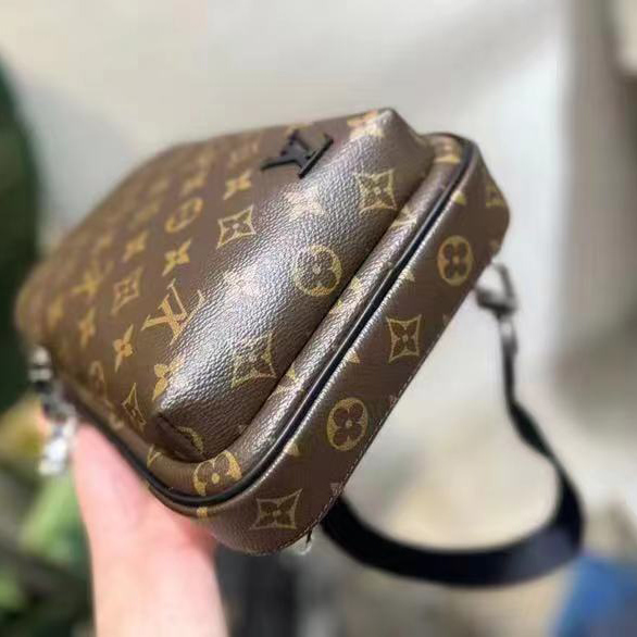 Louis Vuitton Avenue Slingbag       M46327 - PerfectKickZ