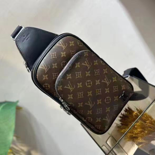 Louis Vuitton Avenue Slingbag       M46327 - PerfectKickZ
