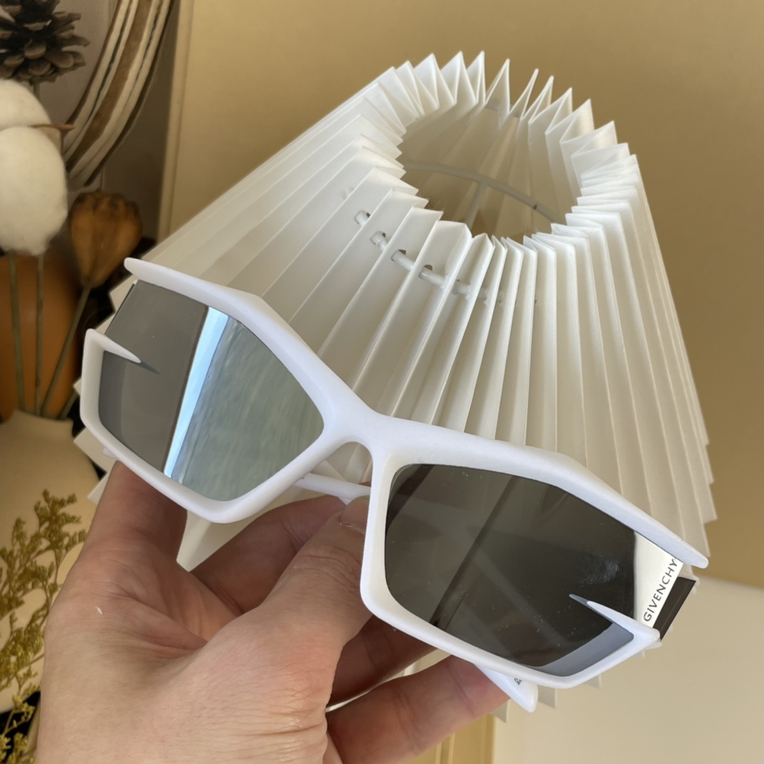 Givenchy Giv Cut sunglasses In Nylon       GV40049  - PerfectKickZ