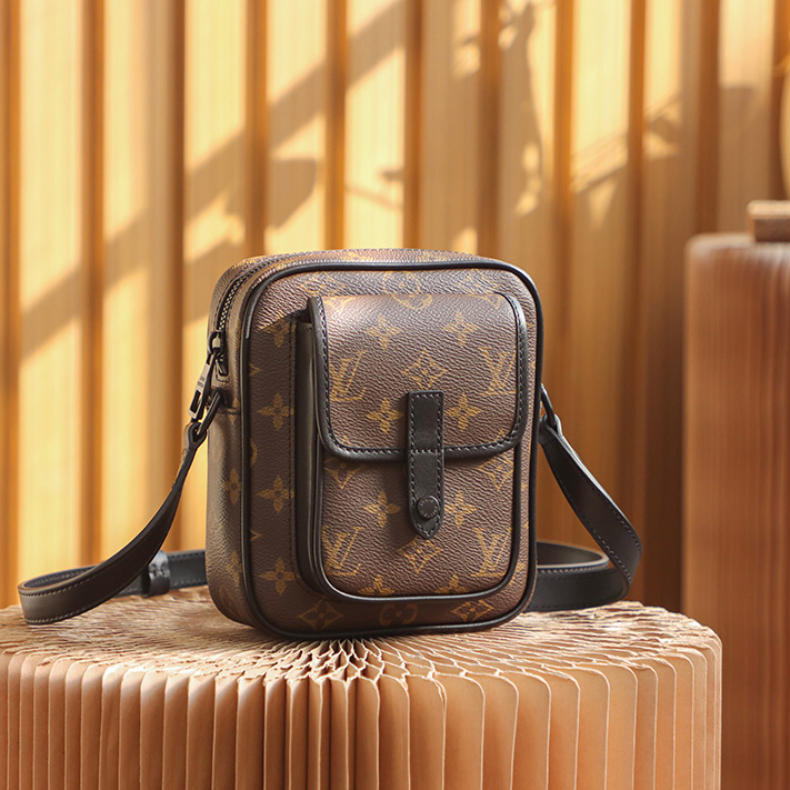 Louis Vuitton Christopher Wearable Wallet(15*17*8cm)   M69404 - PerfectKickZ