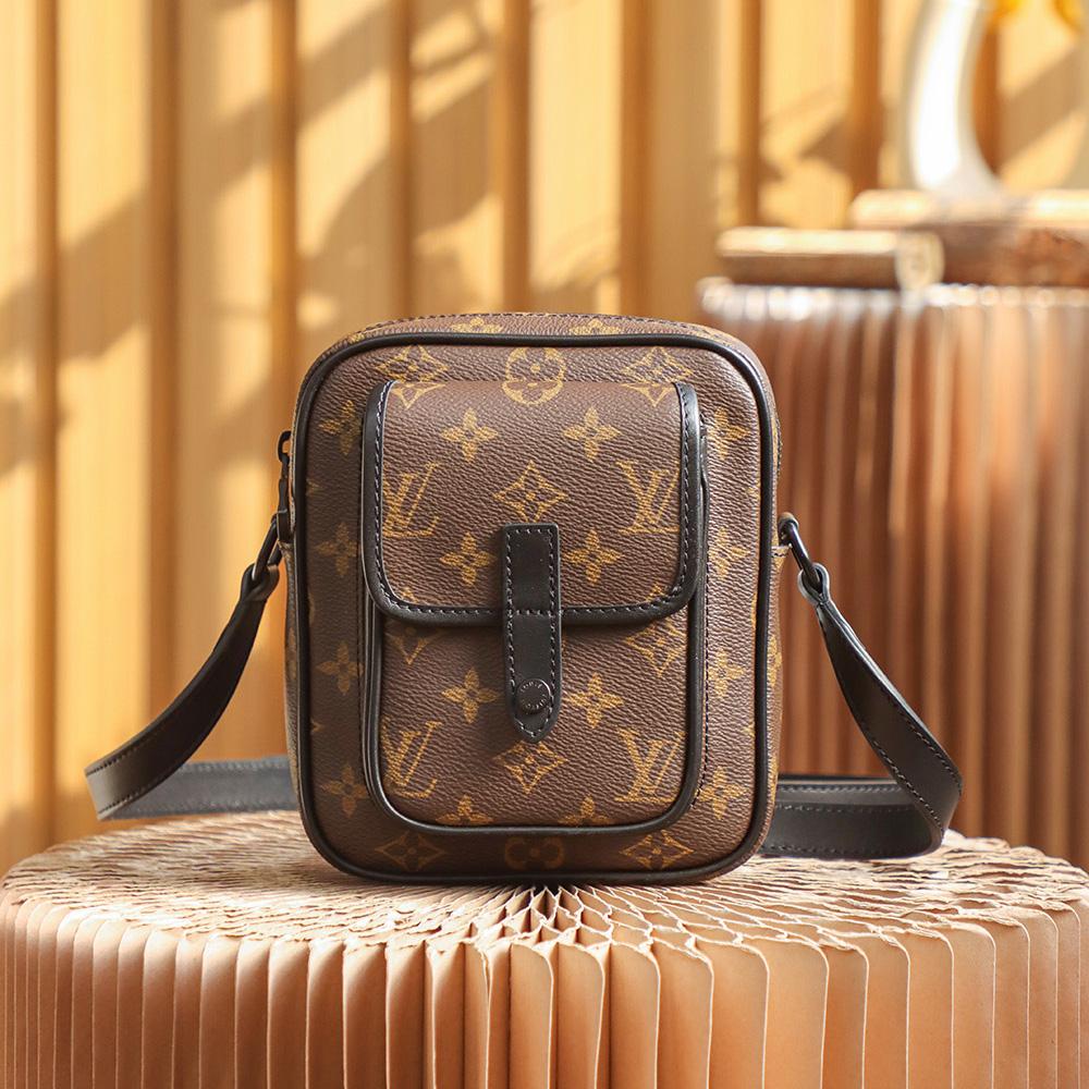 Louis Vuitton Christopher Wearable Wallet(15*17*8cm)   M69404 - PerfectKickZ