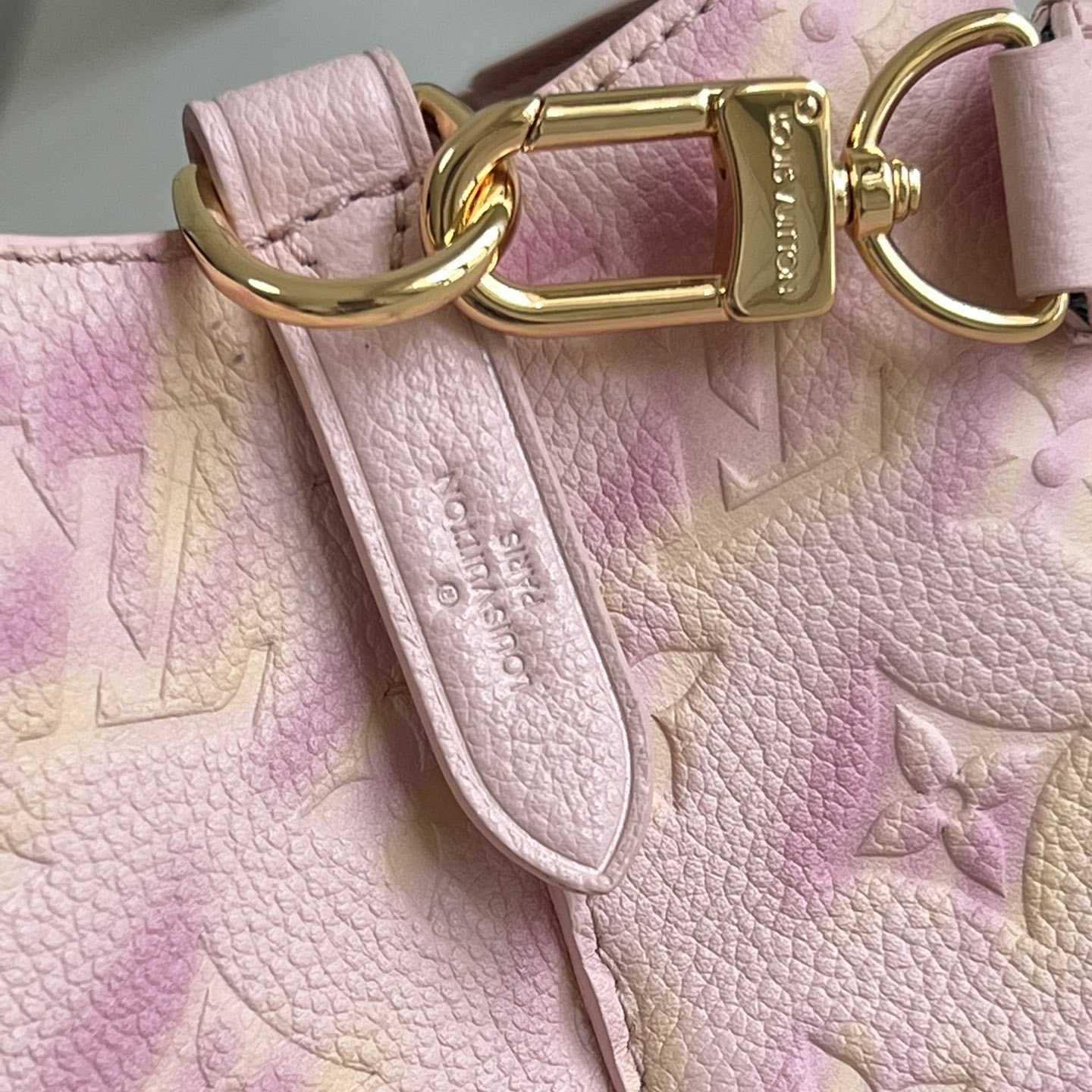 Louis Vuitton Néonoé BB Bucket Bag (20 x 20 x 13 cm)   M46174 - 