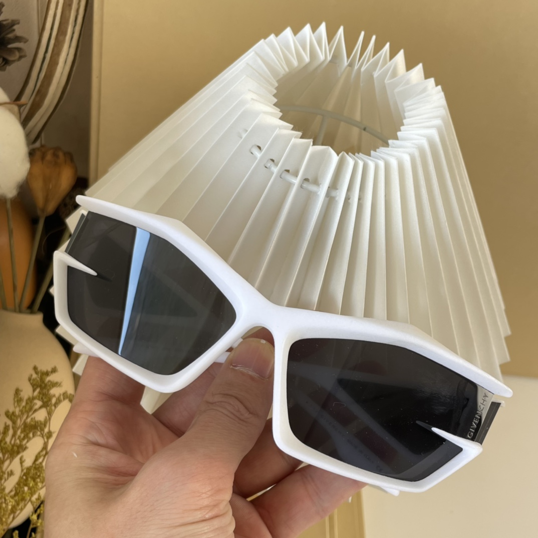 Givenchy Giv Cut sunglasses In Nylon       GV40049  - PerfectKickZ