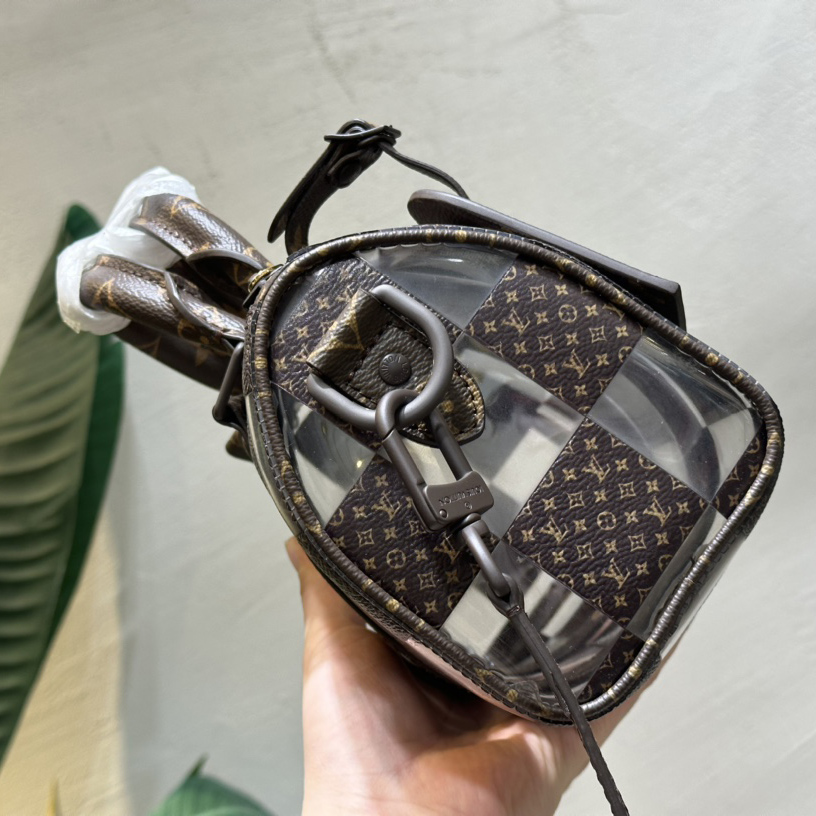 Louis Vuitton Keepall Bandoulière 25       M20872 - PerfectKickZ