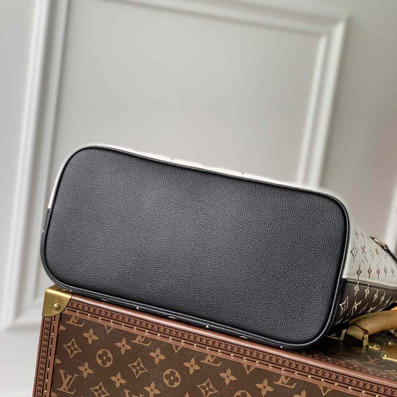 Louis Vuitton Neverfull Tote Bag (31-28-14cm)     M46103   - PerfectKickZ