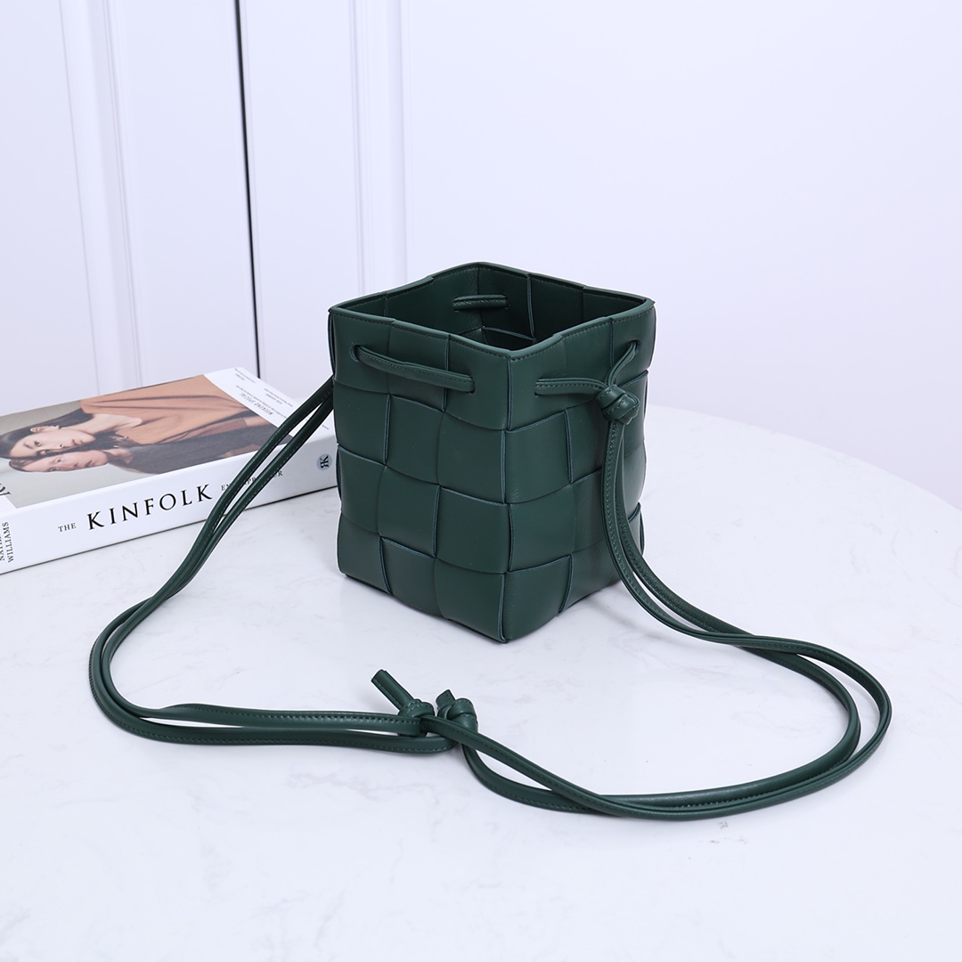 Bottega Veneta Small Cassette Bucket Bag - PerfectKickZ