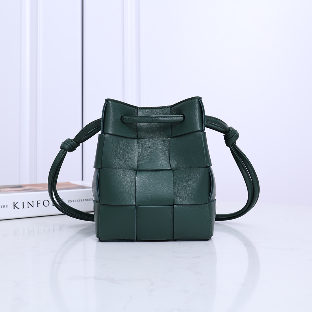 Bottega Veneta Small Cassette Bucket Bag - PerfectKickZ