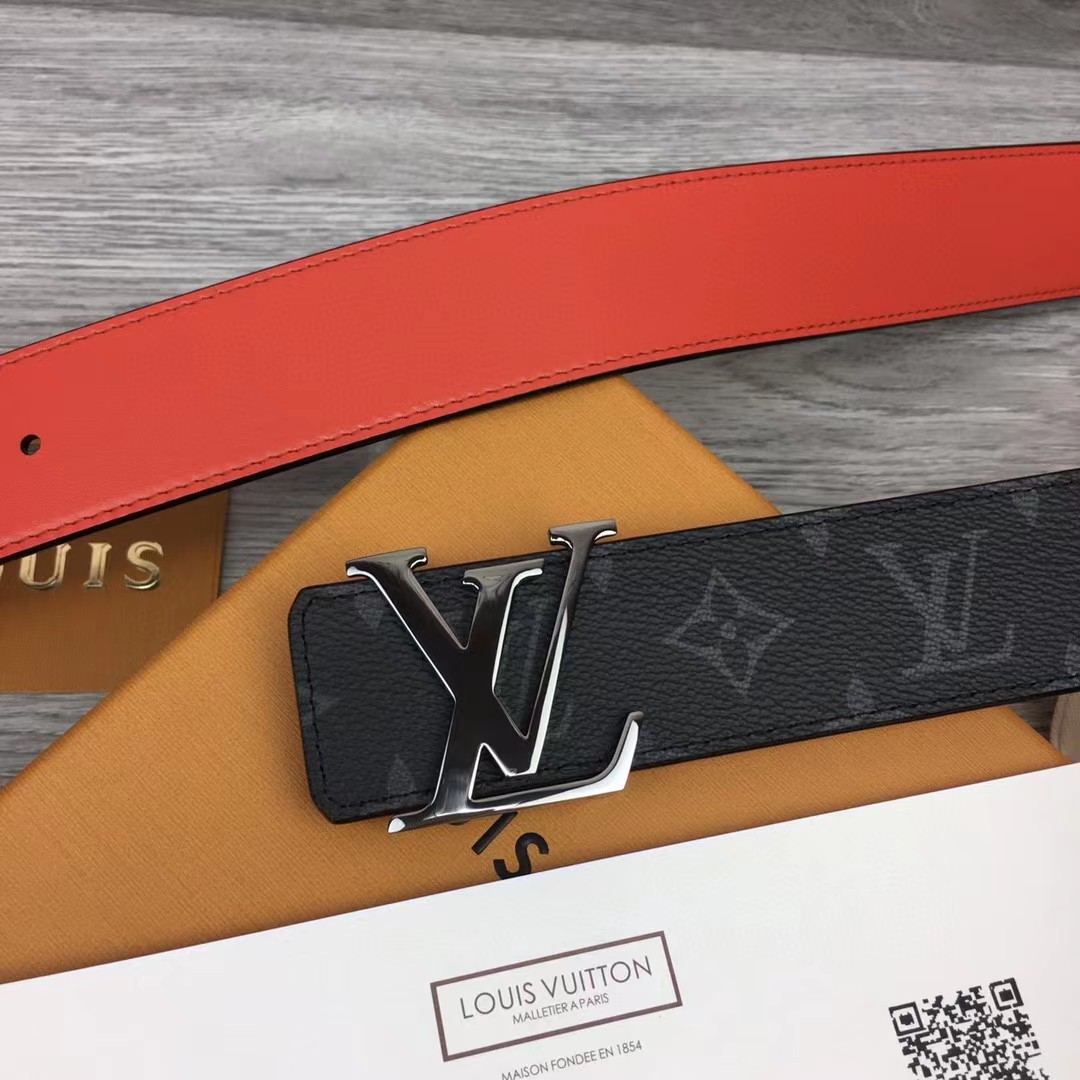 Louis Vuitton LV Initials 40MM Reversible Belt    M0601Q - 