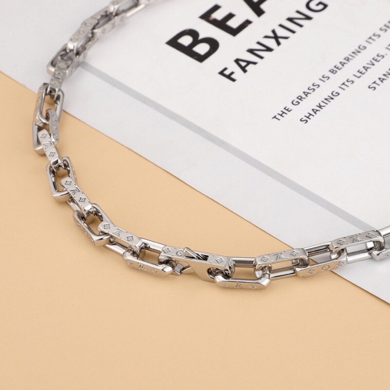 Louis Vuitton Monogram Chain Necklace     M00307 - PerfectKickZ
