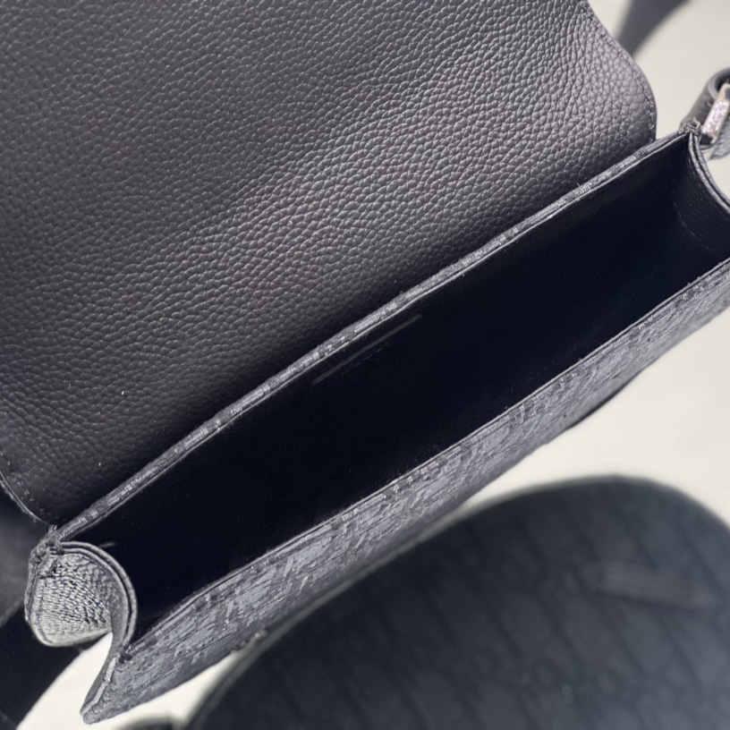 Dior Saddle Pouch - PerfectKickZ