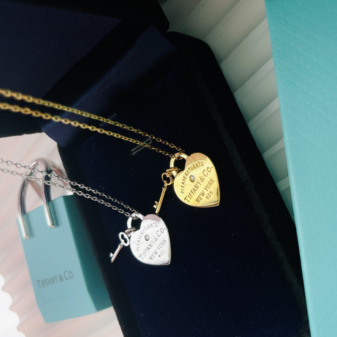 Tiffany&CO Heart Tag Pendant - PerfectKickZ
