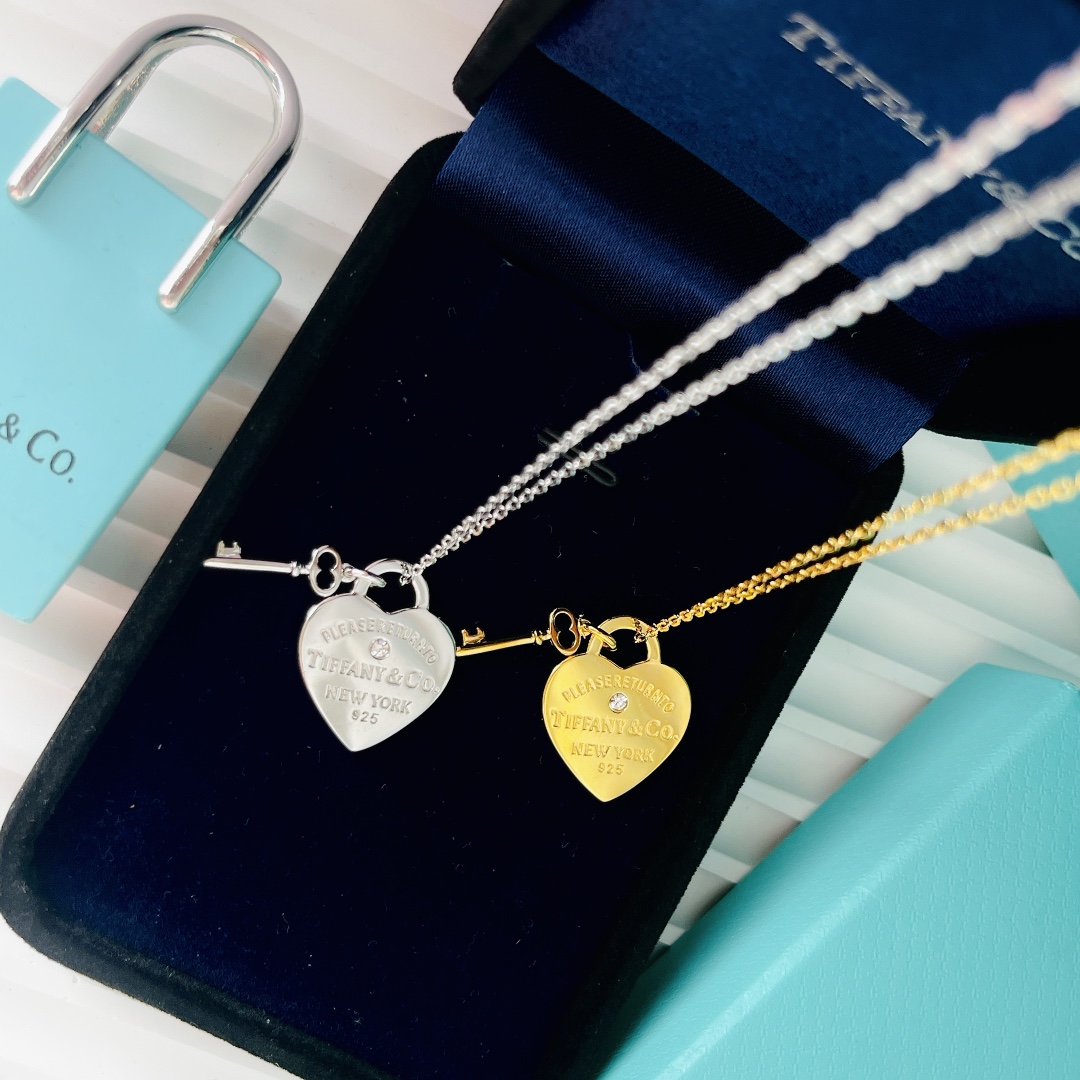 Tiffany&CO Heart Tag Pendant - PerfectKickZ