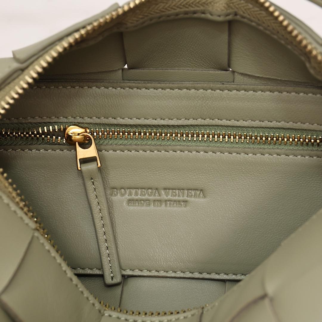 Bottega Veneta Small Brick Cassette - PerfectKickZ