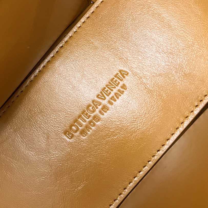 Bottega Veneta Mini Arco Tote Bag - PerfectKickZ