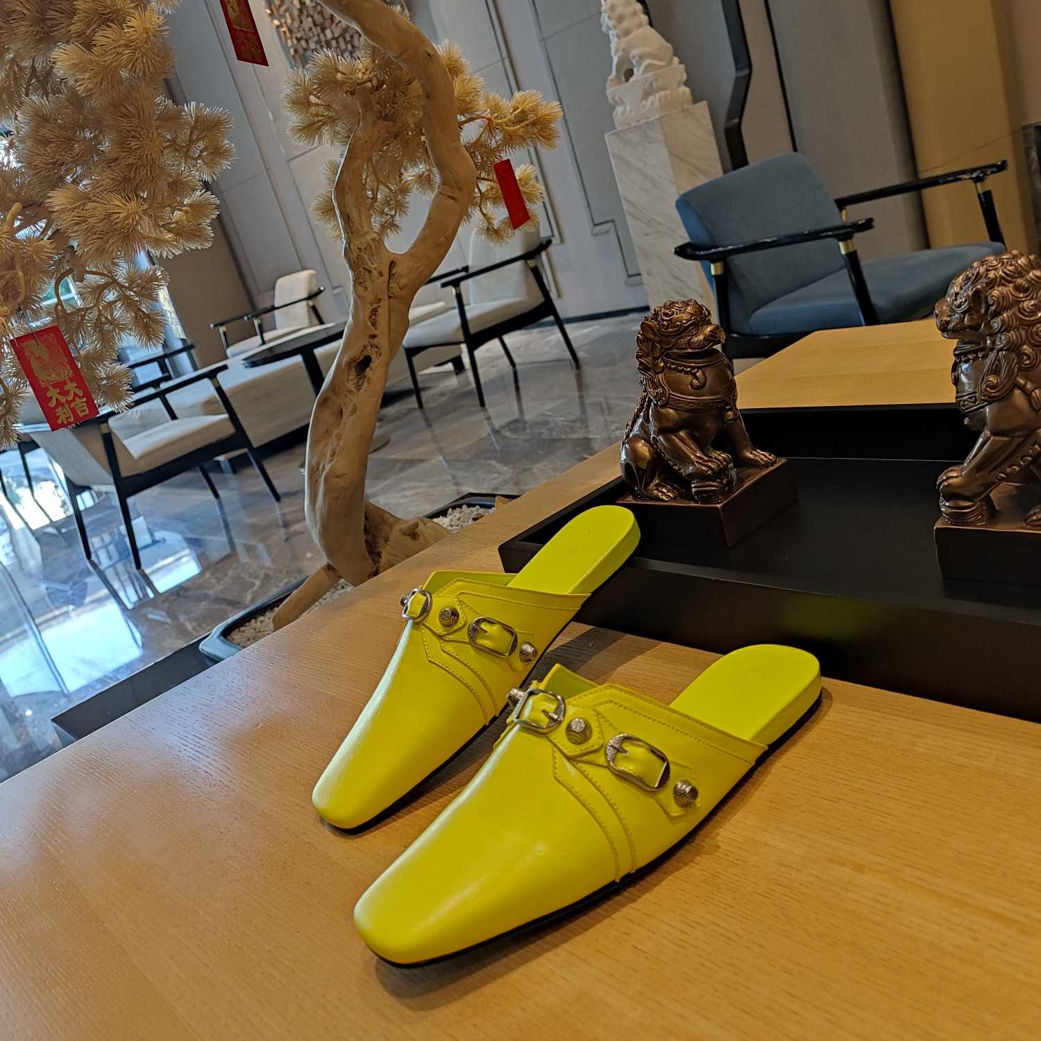 Balenciaga Women's Cosy Cagole Mule  - PerfectKickZ