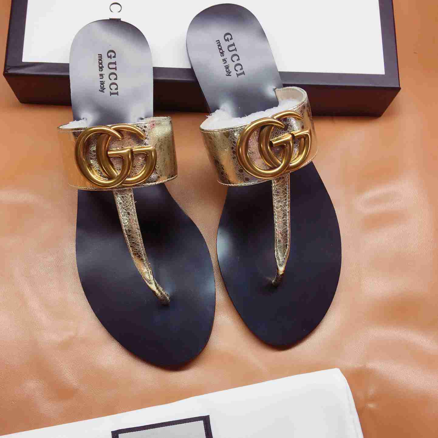 Gucci Marmont Leather Platform Sandals - PerfectKickZ