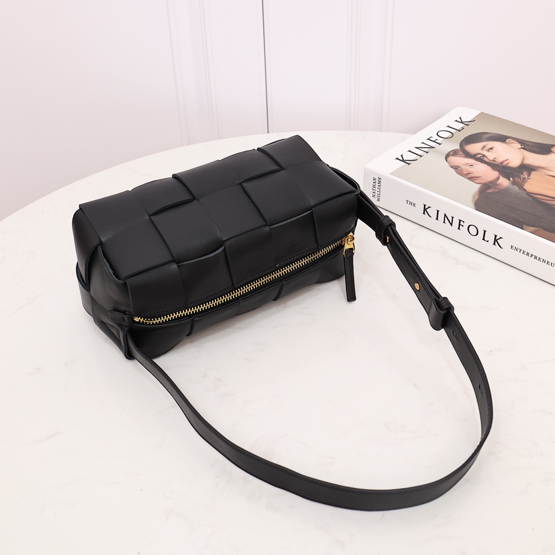 Bottega Veneta Small Brick Cassette - 