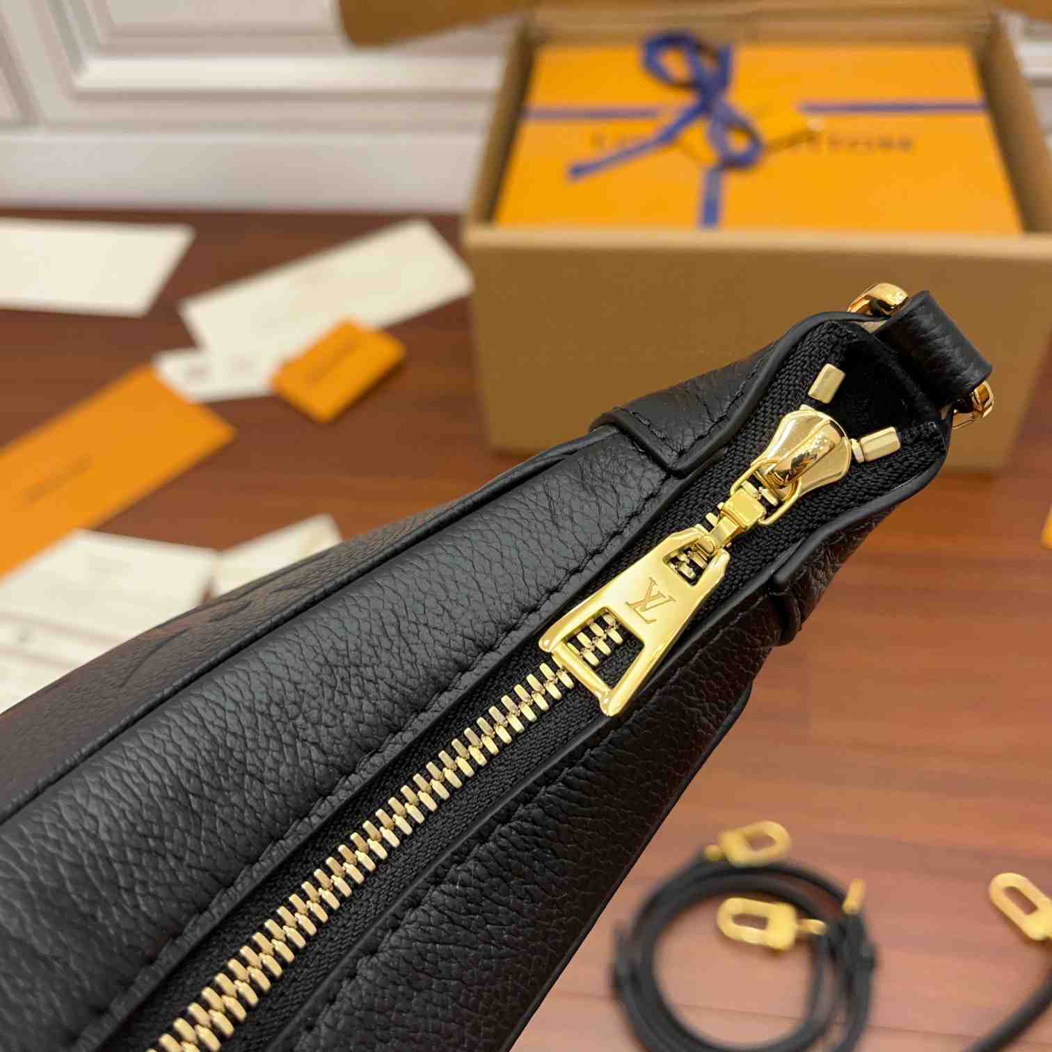 Louis Vuitton Bagatelle (22x14x9CM)      M46002 - PerfectKickZ