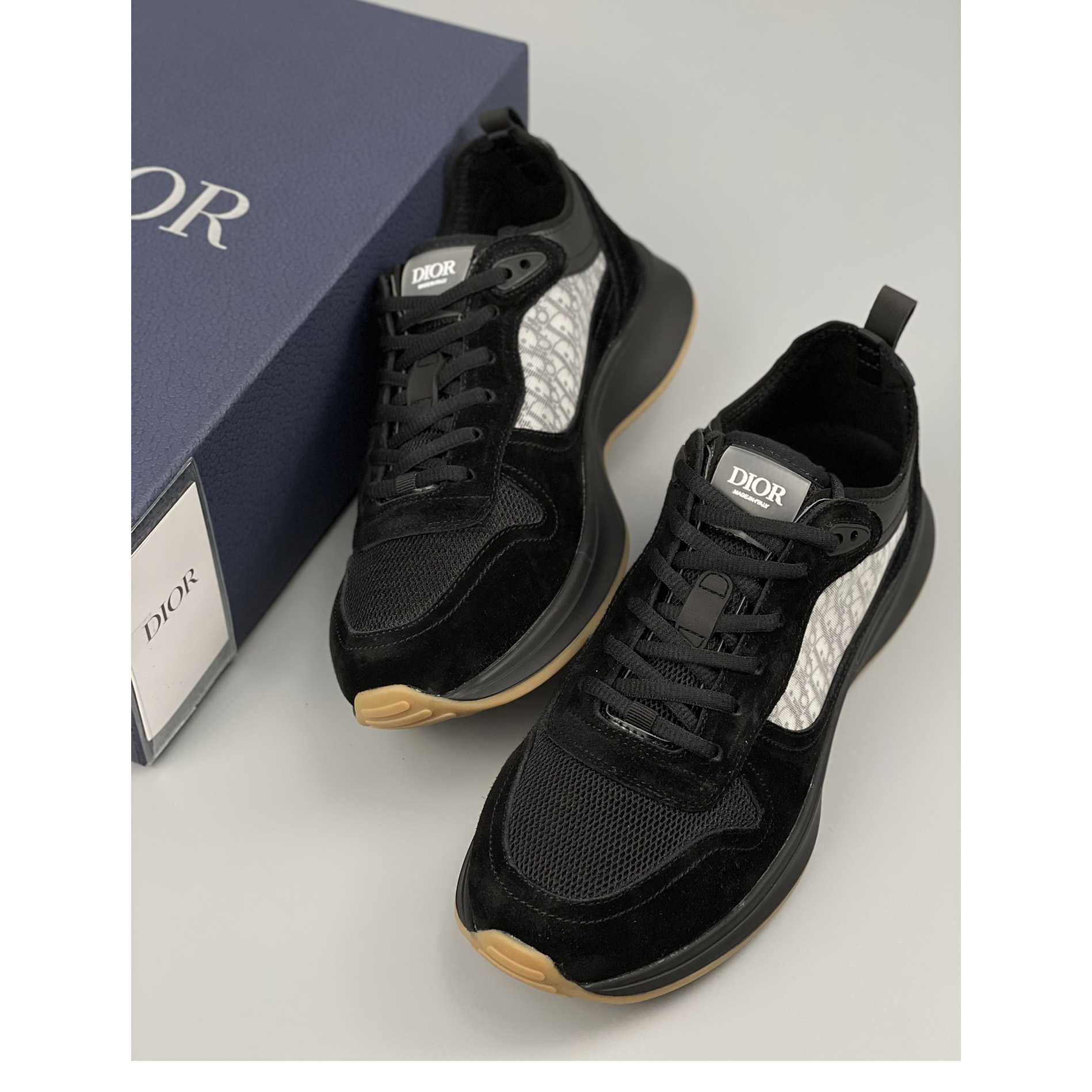 Dior B25 Runner Sneaker - PerfectKickZ